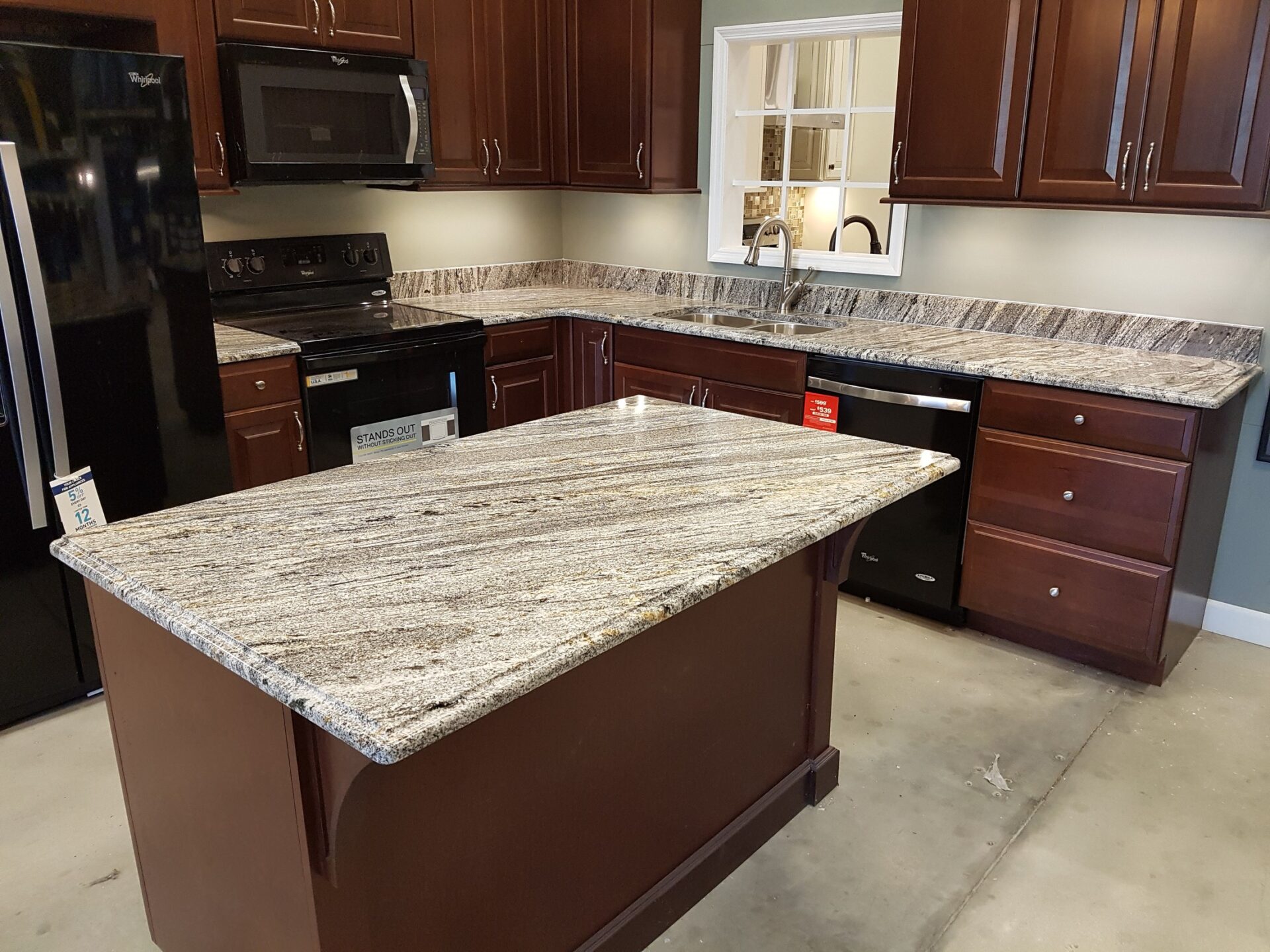 Traditional Granite Kitchen — view 1