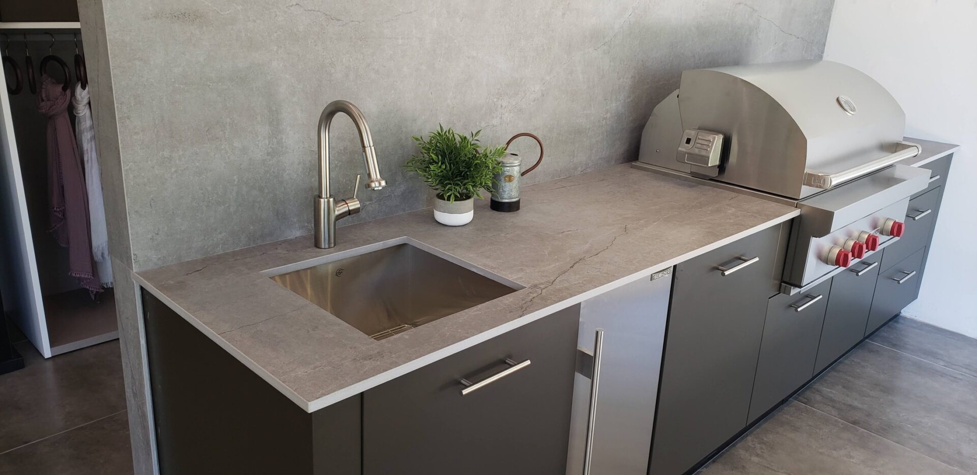 Outdoor Kitchen — view 3